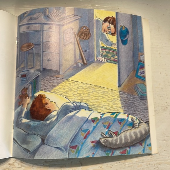 LIKE NEW Vintage 1992 Love You Forever book with original price tag - Picture 8 of 10